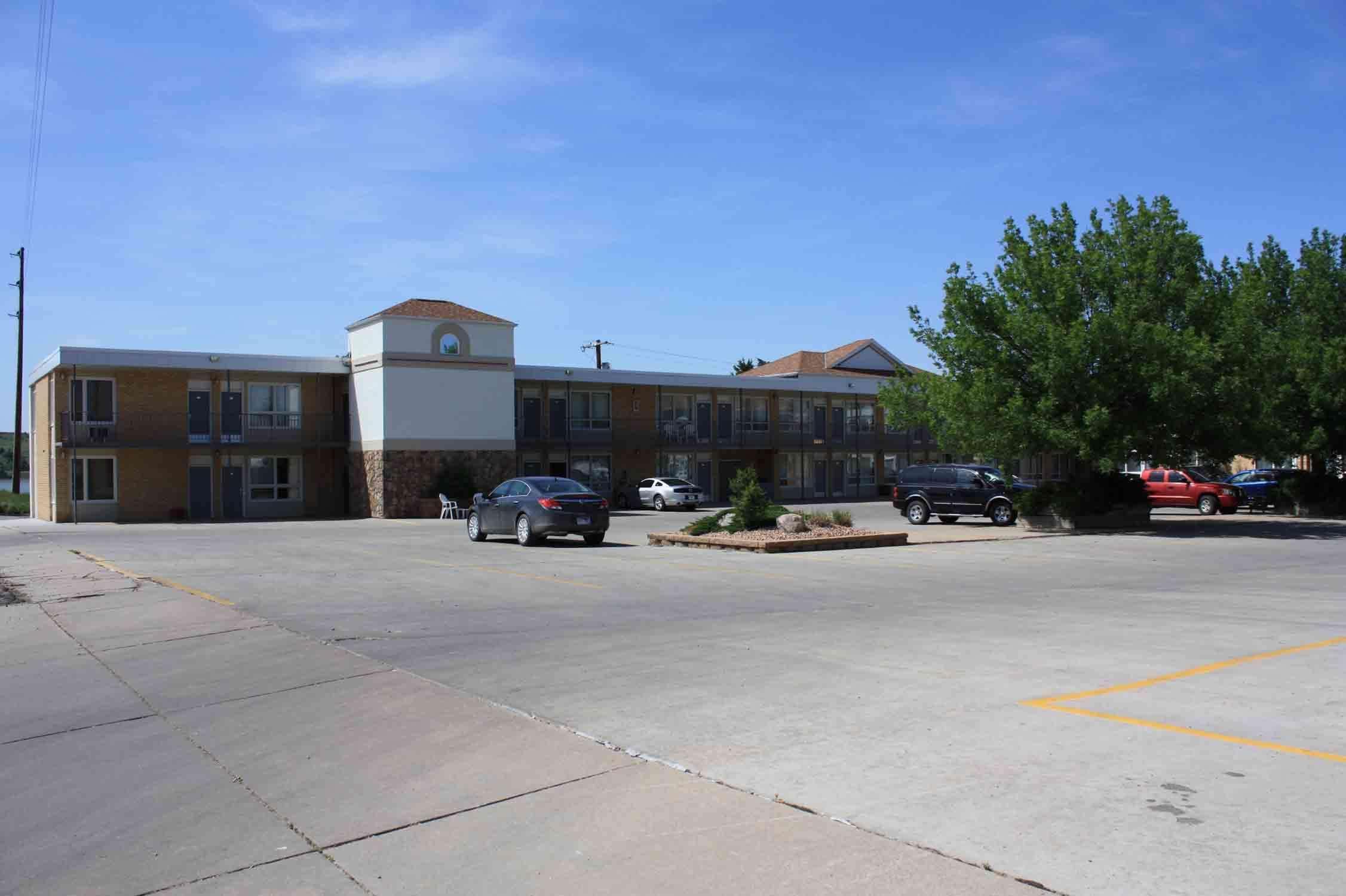 Best Western Lee'S Motor Inn Chamberlain Exterior photo